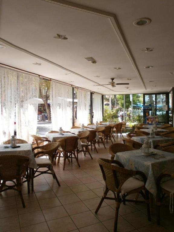 Hotel Alfredo'S Rimini Exterior foto
